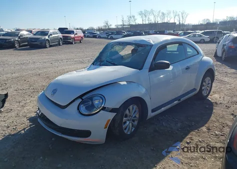 2015 Volkswagen Beetle 1.8T Fleet Edition из США, поврежденный, VIN 3VWF17AT0FM654766